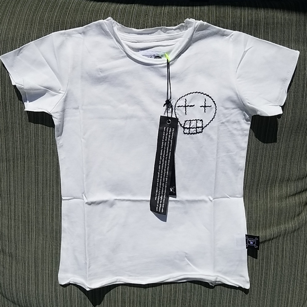 NWT 💯NUNUNU t-shirt